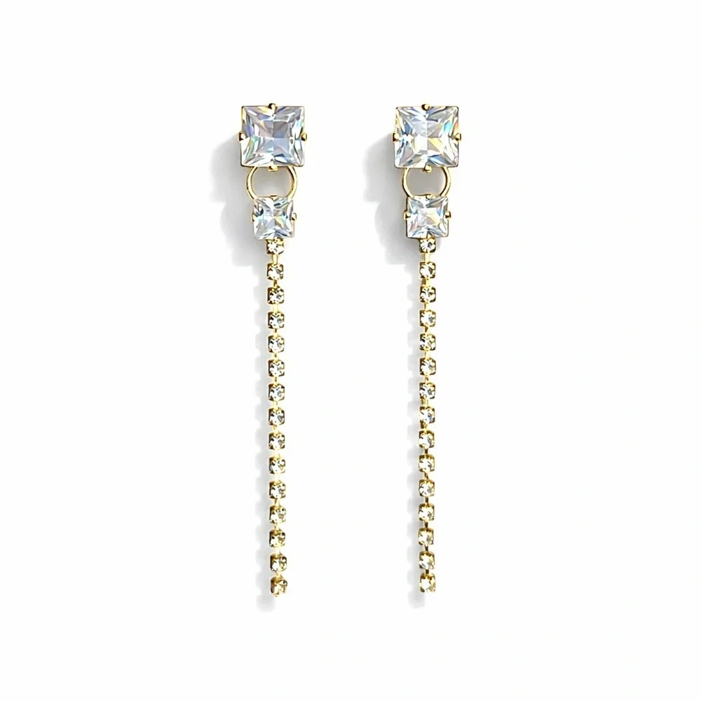 ⚜️ Elegant Gold and Silver Drop Earrings